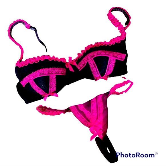 BRA AND PANTY SET NEW LA SENZA B34 size medium Black and Pink